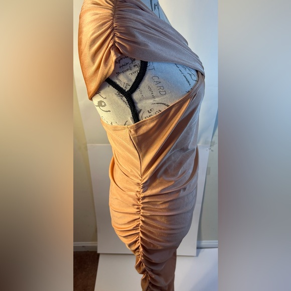 SOLD SHEIN,Women’s sexy body con satiny one shoulder peach colored dress 1XL NWT - Picture 4 of 7